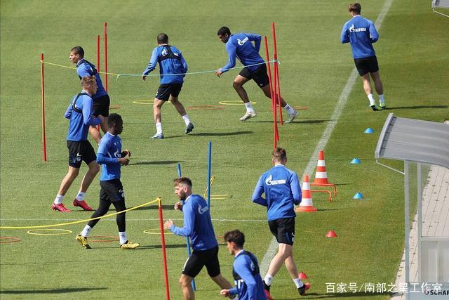 马穆凯拉什维利1年220万回归马刺 上季场均4+3